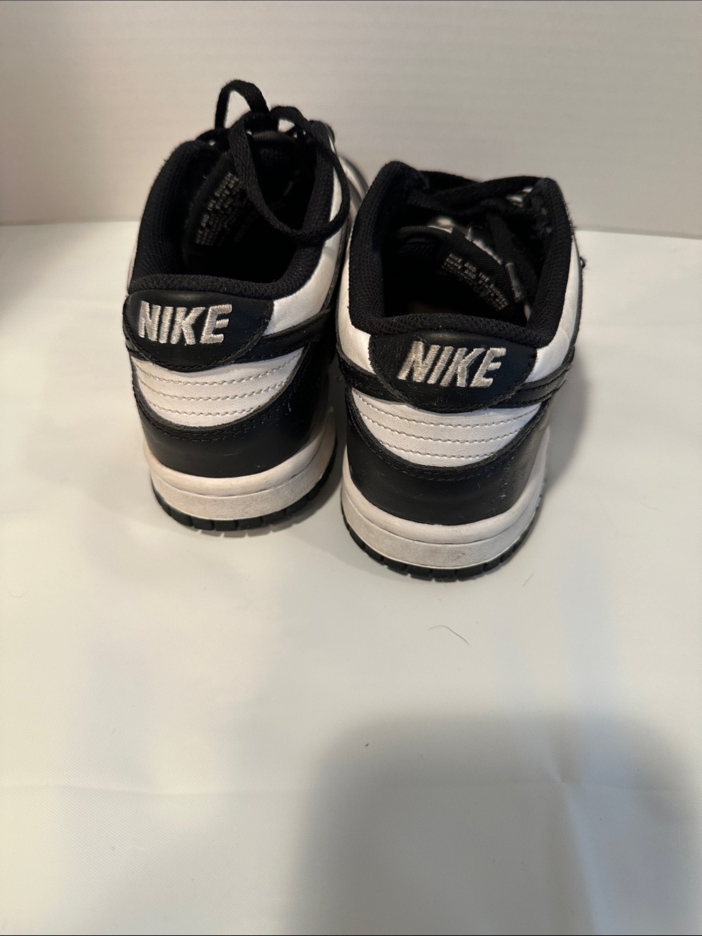 Nike Dunk Low Retro White Black
Panda (PS) Size 4Y (youth) - Picture 6 of 16